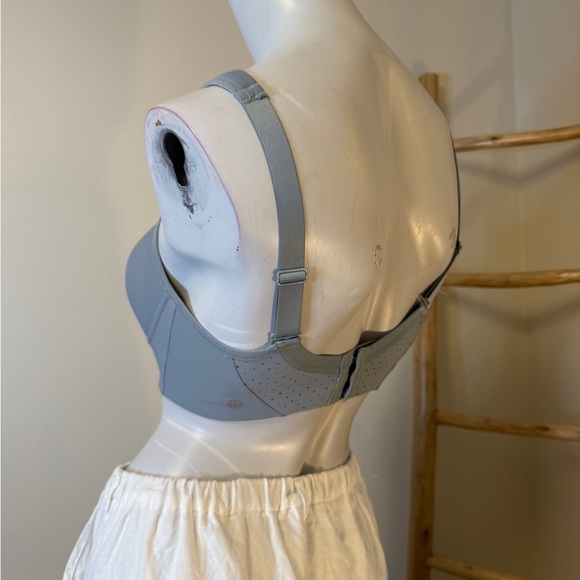 Lululemon Run Times Bra *High Support D34
Blue Cast - Picture 8 of 9